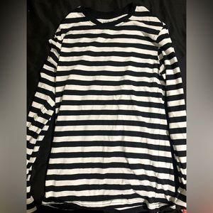 Hot topic long sleeve black and white stripes small